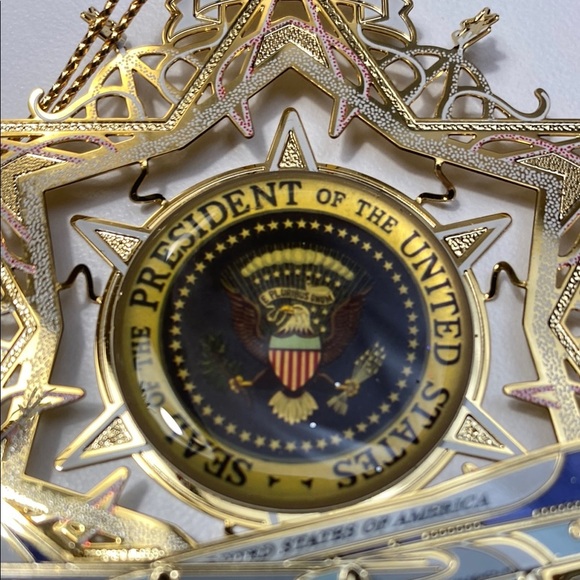 2006 White House Historical Assn Presidential Seal Ornament with Air Force One - Picture 7 of 7